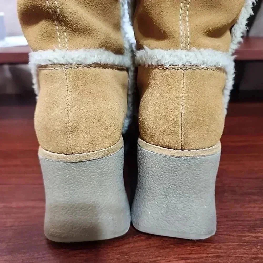 Y2K Sherpa and Suede boots. Size 7 5 - Picture 9 of 12